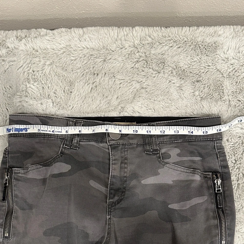 Democracy Ab Technology Gray Camo Skinny Jeans Size 8 | Zip Detail Stretch Denim